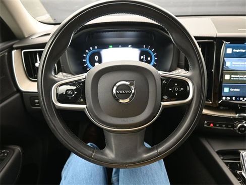 Used 2022 Volvo XC60 B5 Inscription w/ Advanced Package image 24
