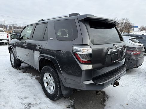 Certified 2019 Toyota 4Runner SR5 image 5