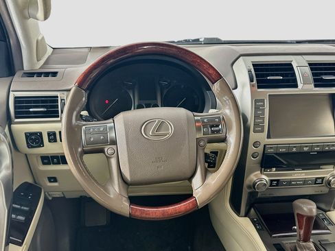 Used 2017 Lexus GX 460 Premium w/ Premium Package AWD/4WD image 18
