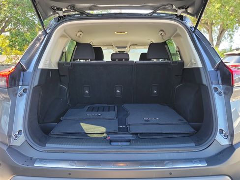 Used 2023 Nissan Rogue SV FWD image 9
