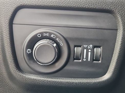 Used 2024 Jeep Grand Cherokee L Altitude RWD image 17
