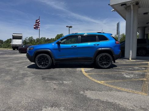 Used 2021 Jeep Cherokee Trailhawk w/ Sun, Sound & Nav Group AWD/4WD image 2