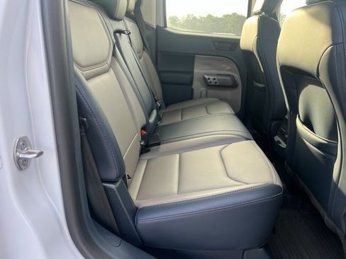 Certified 2025 Ford Maverick Lariat image 7