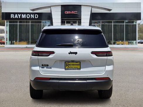Used 2023 Jeep Grand Cherokee L Laredo AWD/4WD image 5