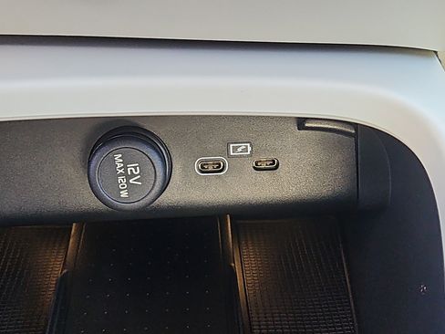 New 2026 Volvo XC40 B5 Plus w/ Protection Package Premier image 8