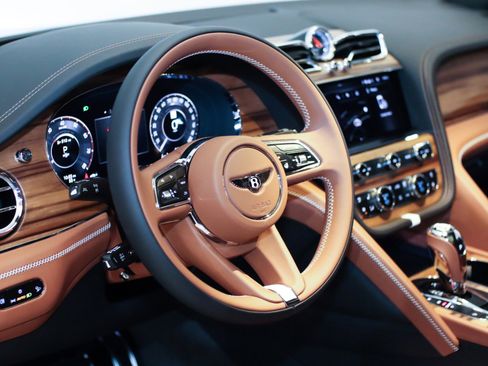 New 2025 Bentley Bentayga image 29