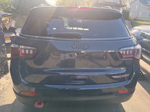 Used 2017 Jeep Compass Trailhawk w/ Cold Weather Group AWD/4WD image 6