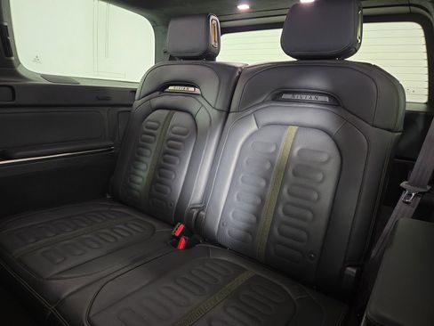 Used 2024 Rivian R1S Adventure AWD/4WD image 22