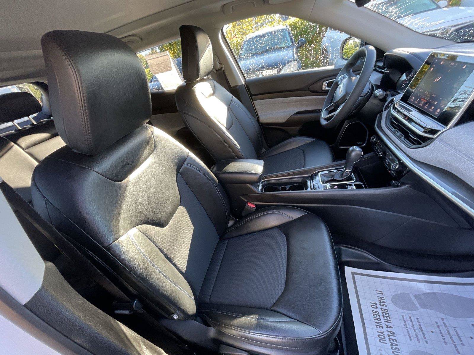 Used 2022 Jeep Compass Latitude w/ Sun and Sound Group AWD/4WD image 21