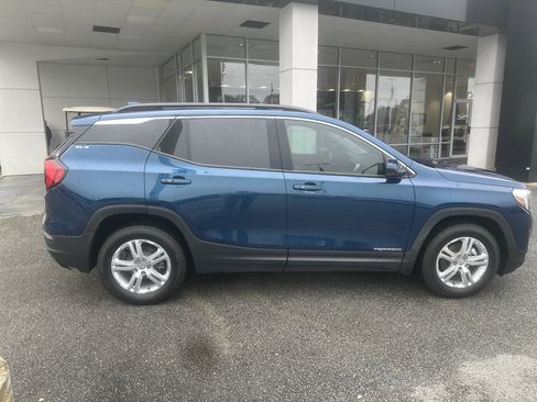 Used 2020 GMC Terrain SLE w/ Driver Convenience Package image 6