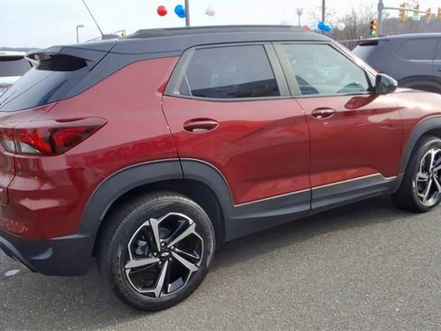 Certified 2023 Chevrolet TrailBlazer RS w/ Sun and Liftgate Package image 8