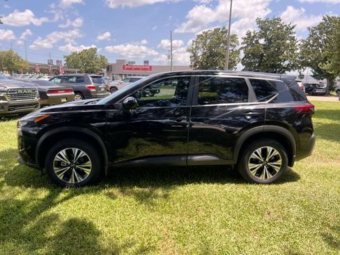 Used 2023 Nissan Rogue SV AWD/4WD image 25