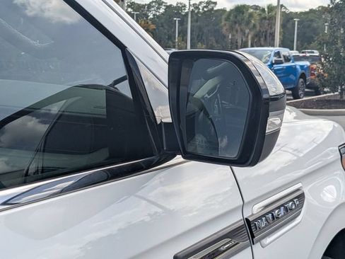 Used 2023 Lincoln Navigator L Reserve RWD image 11