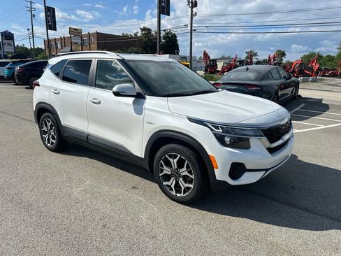 Certified 2023 Kia Seltos EX AWD/4WD image 1