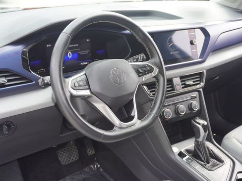 Used 2022 Volkswagen Taos SE FWD image 12
