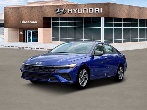 New 2025 Hyundai Elantra SEL image 1