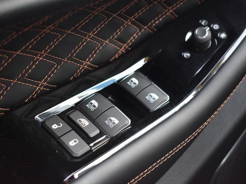 Used 2025 Jeep Grand Cherokee Summit w/ Adv Protech Group IV image 15