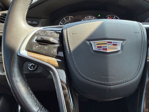 Used 2020 Cadillac Escalade Platinum image 13