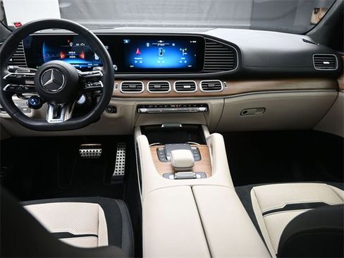 Used 2024 Mercedes-Benz GLS 63 AMG 4MATIC image 2