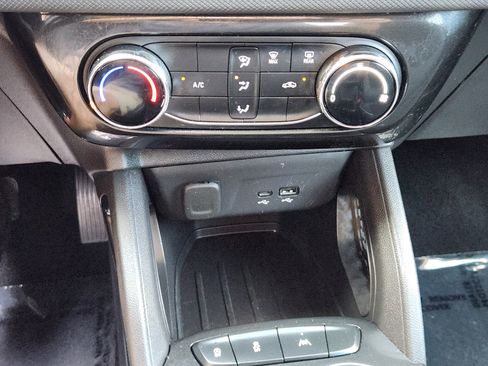Used 2025 Chevrolet TrailBlazer LT FWD image 20