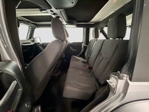 Used 2018 Jeep Wrangler Unlimited Sport w/ Connectivity Group AWD/4WD image 20
