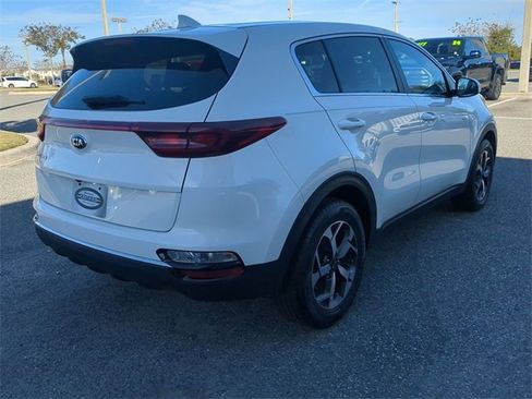 Used 2020 Kia Sportage LX image 4