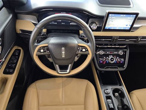 Used 2022 Lincoln Corsair Reserve w/ Equipment Group 201A image 11