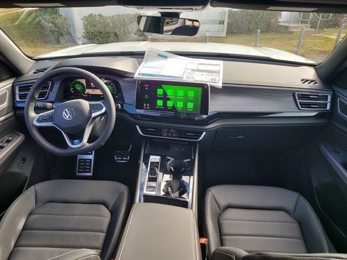 New 2026 Volkswagen Atlas Cross Sport SEL R-Line AWD/4WD image 15