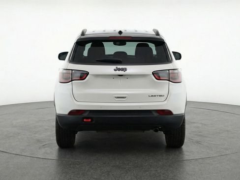 Used 2025 Jeep Compass Trailhawk AWD/4WD image 7