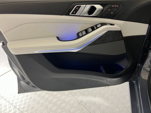 Used 2025 BMW X7 xDrive40i image 12