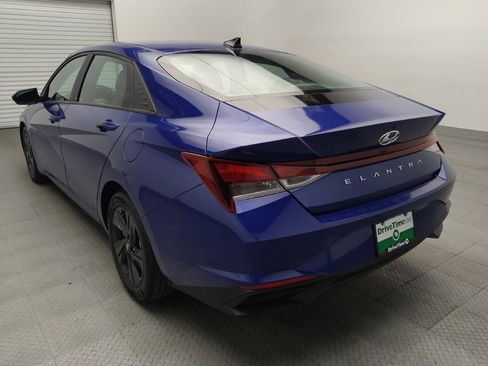 Used 2021 Hyundai Elantra SEL FWD image 5