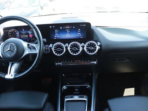 Used 2025 Mercedes-Benz GLA 250 image 15