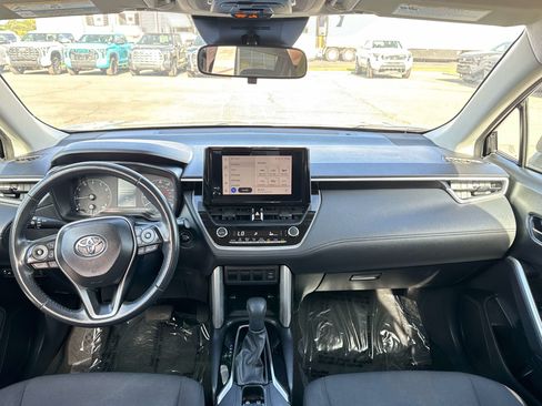 Used 2024 Toyota Corolla Cross LE AWD/4WD image 14