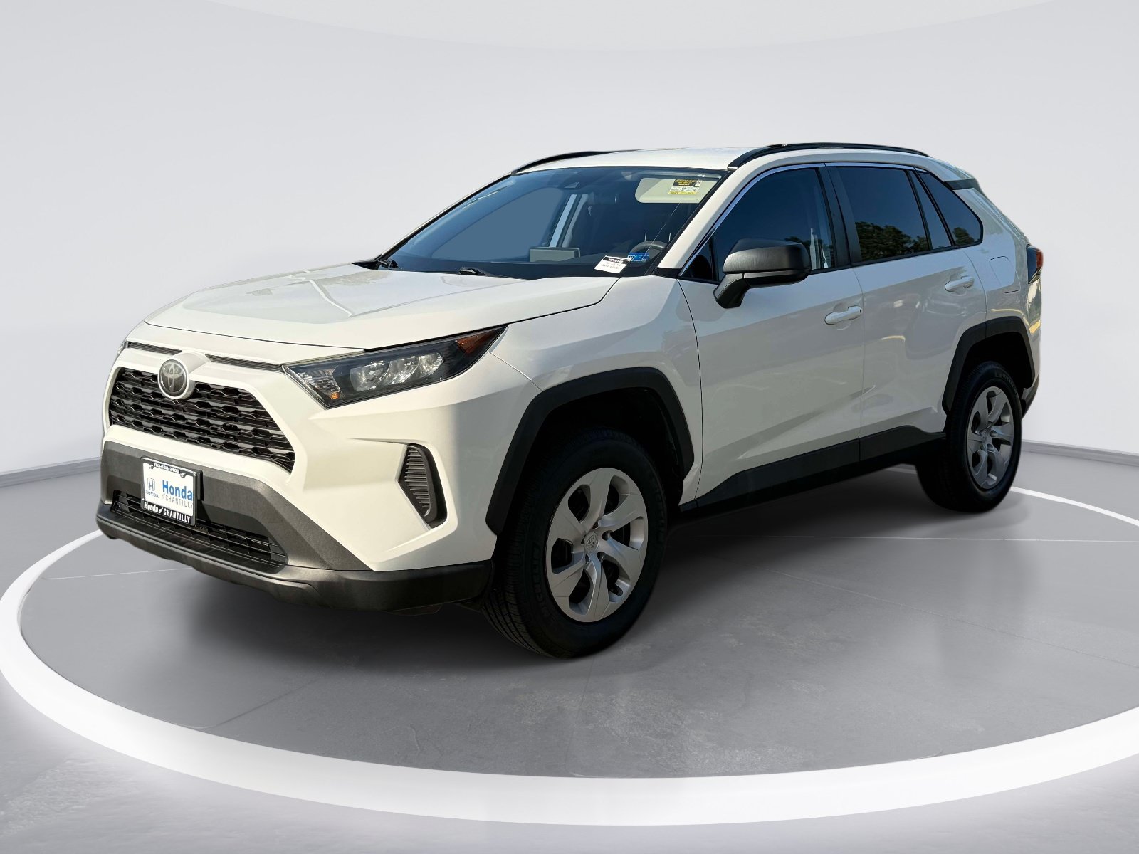 Used 2020 Toyota RAV4 LE FWD image 5