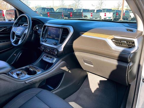 Used 2023 GMC Acadia SLE w/ Driver Convenience Package image 13