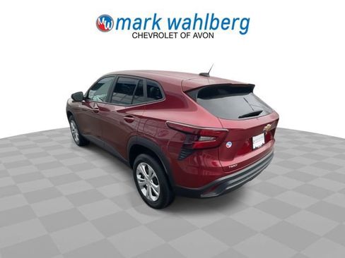 Certified 2025 Chevrolet Trax LS image 6