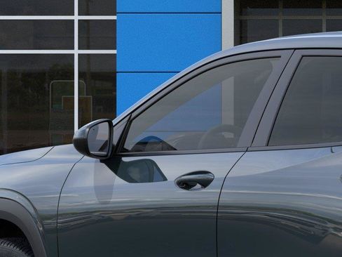 New 2026 Chevrolet Trax LS w/ LS Convenience Package FWD image 12