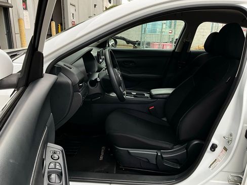 Used 2025 Nissan Sentra S image 10