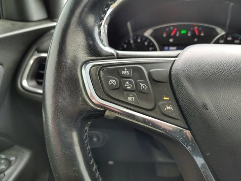 Used 2021 Chevrolet Equinox LT FWD image 12