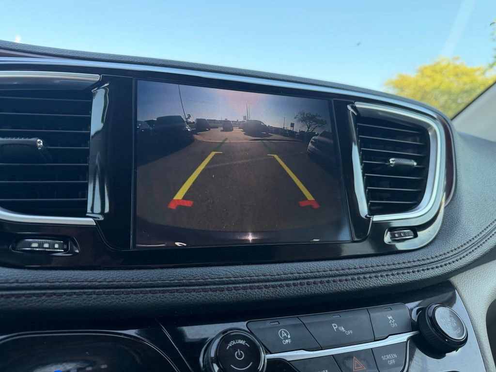 Used 2020 Chrysler Pacifica Limited FWD image 19
