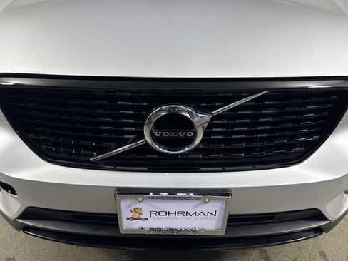 Used 2019 Volvo XC40 T5 R-Design image 26