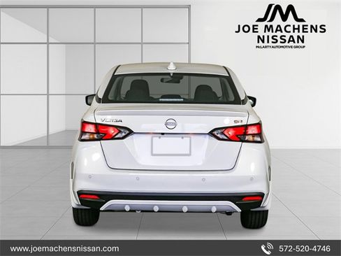 New 2025 Nissan Versa SR w/ Trunk Package image 3