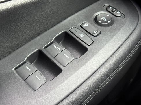 Used 2026 Honda HR-V LX image 24