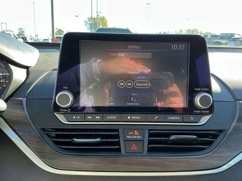 Used 2024 Nissan Altima 2.5 SV image 24