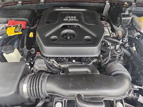 Used 2021 Jeep Wrangler Unlimited Sport AWD/4WD image 39