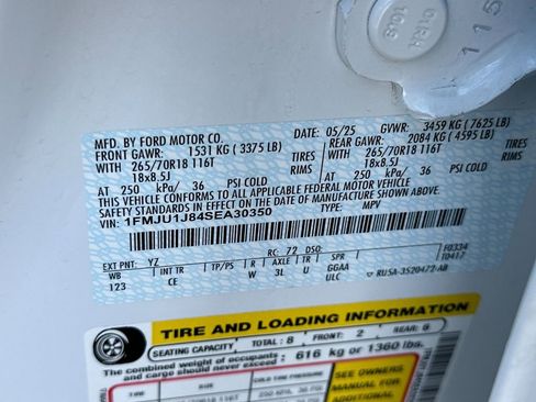 Certified 2025 Ford Expedition Active image 30