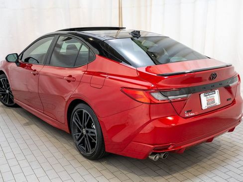 Used 2025 Toyota Camry XSE image 3