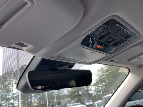 Used 2025 Toyota Grand Highlander FWD image 30