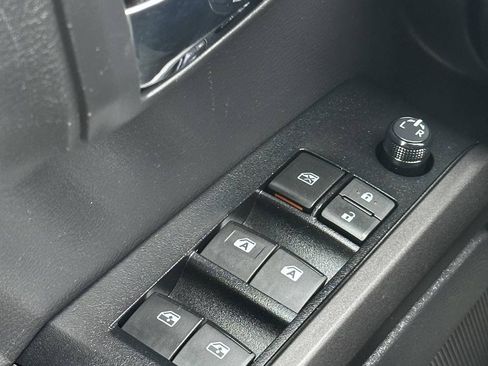 Used 2022 Toyota Tacoma TRD Off-Road w/ Technology Package AWD/4WD image 43