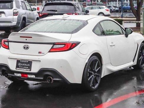 Used 2024 Toyota GR86 Premium image 4